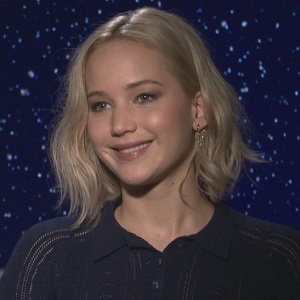 Jennifer Lawrence Wants Amy Schumer to Win a Golden Globe Award Over Her